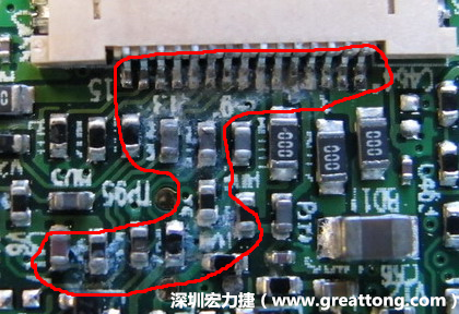 電路板疑似腐蝕氧化，懷疑電流異常過熱造成