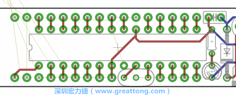諧振器應(yīng)擺放在ATmega微控制器的針腳8、9和10旁邊，在共鳴器和微控制器中間的高頻信號線應(yīng)該要愈短愈好，此外，其它的信號線應(yīng)該要遠(yuǎn)離這個區(qū)域且配置在諧振器的下方，這樣做是為了防止不必要的無線電波干擾。