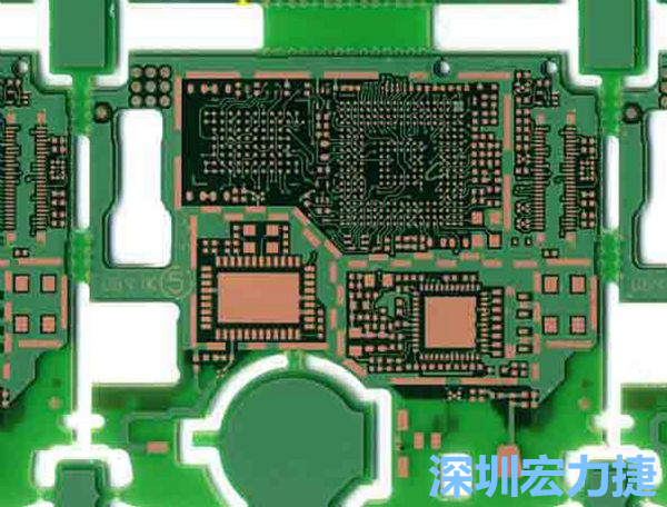 在產(chǎn)品極度要求小型化設(shè)計(jì)時(shí)，可利用HDI板材壓縮主板面積，同時(shí)具減輕重量優(yōu)點(diǎn)。