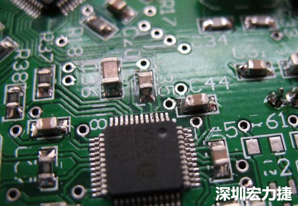 音訊電路訊號(hào)品質(zhì)，是影響操作體驗(yàn)的關(guān)鍵，電路布局要特別注意。
