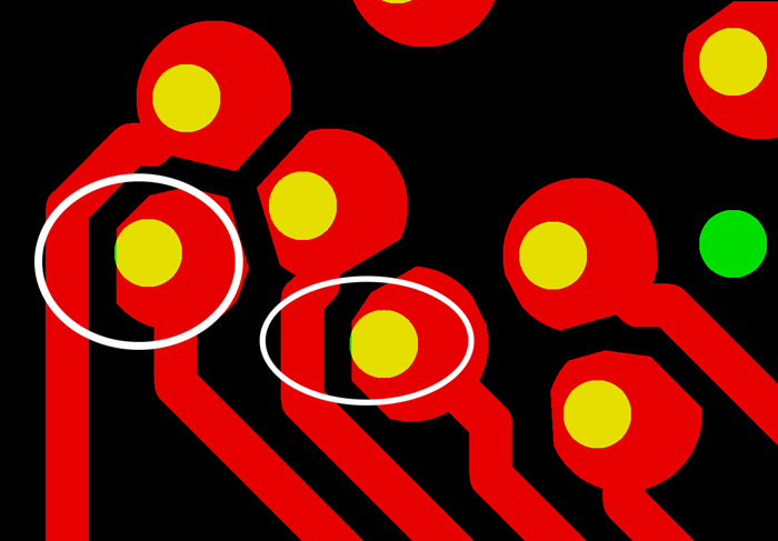 PCB生產(chǎn)會(huì)產(chǎn)生同一方向性的小小量偏移，焊盤被削的方向無(wú)規(guī)則，最惡劣的情況還會(huì)出現(xiàn)個(gè)別孔破焊環(huán)